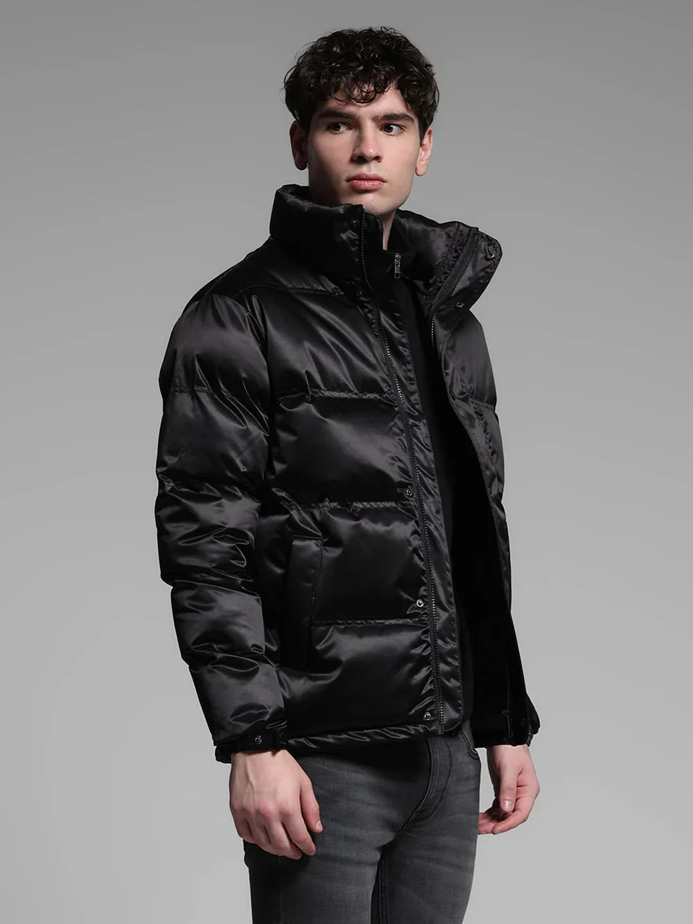 BLACK HIGH RISE PUFFER JACKET