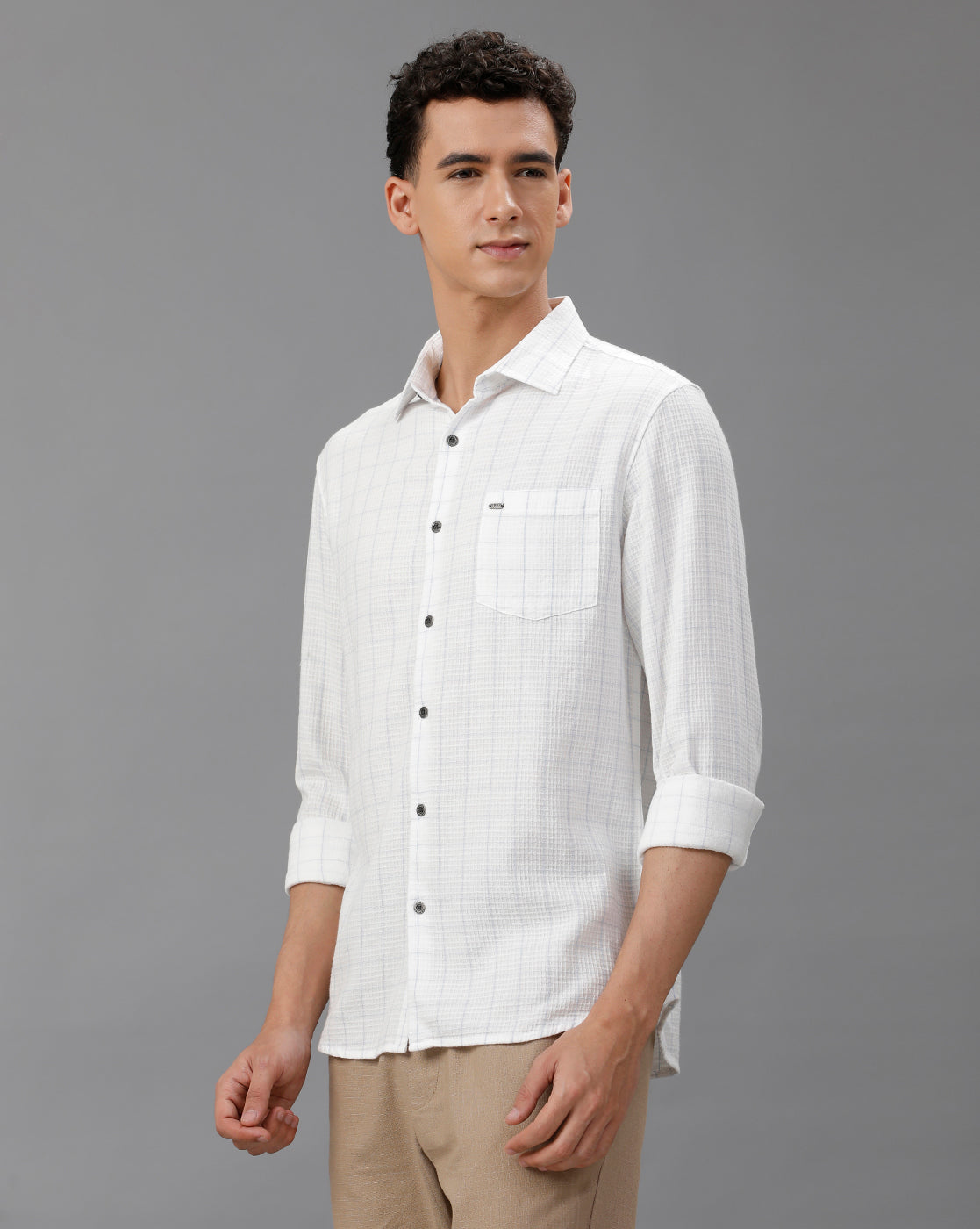 IDENTITI Men Slim Fit Regular Collar Checked Shirt In white.