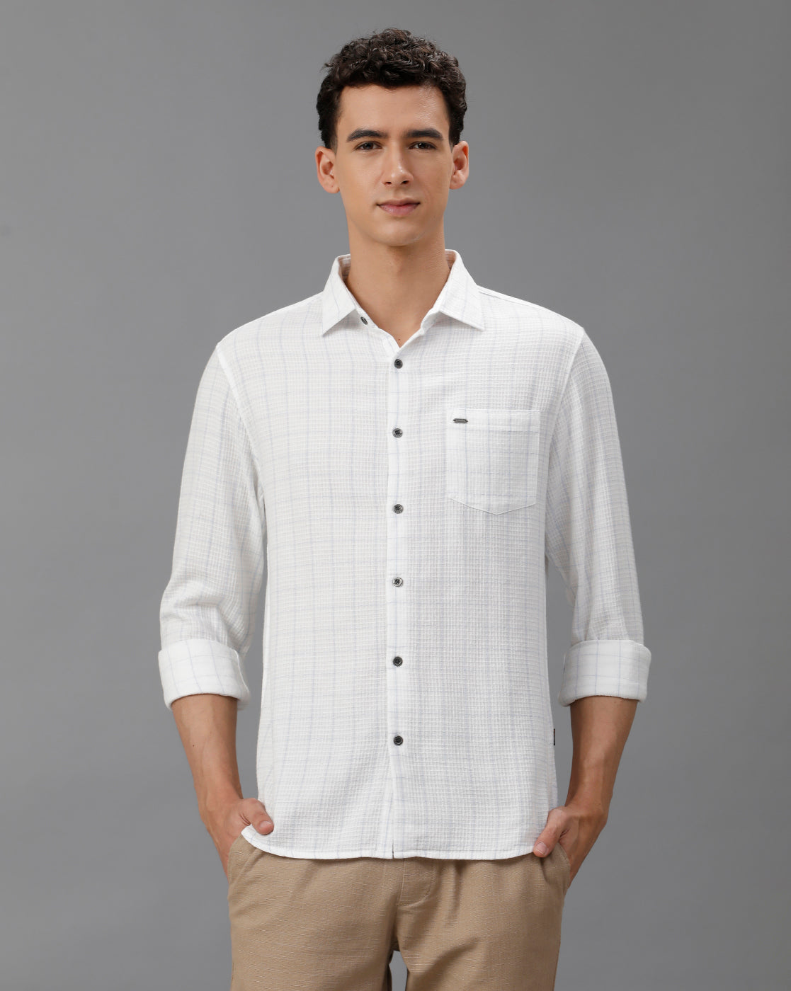 IDENTITI Men Slim Fit Regular Collar Checked Shirt In white.