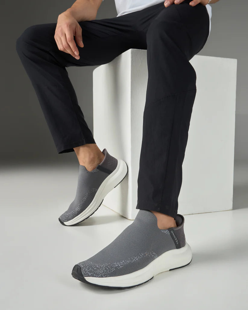 Men Zero-Hands Performance Shoes with NITROLITE