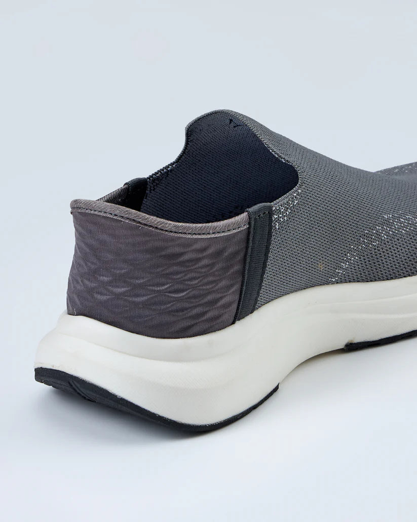 Men Zero-Hands Performance Shoes with NITROLITE